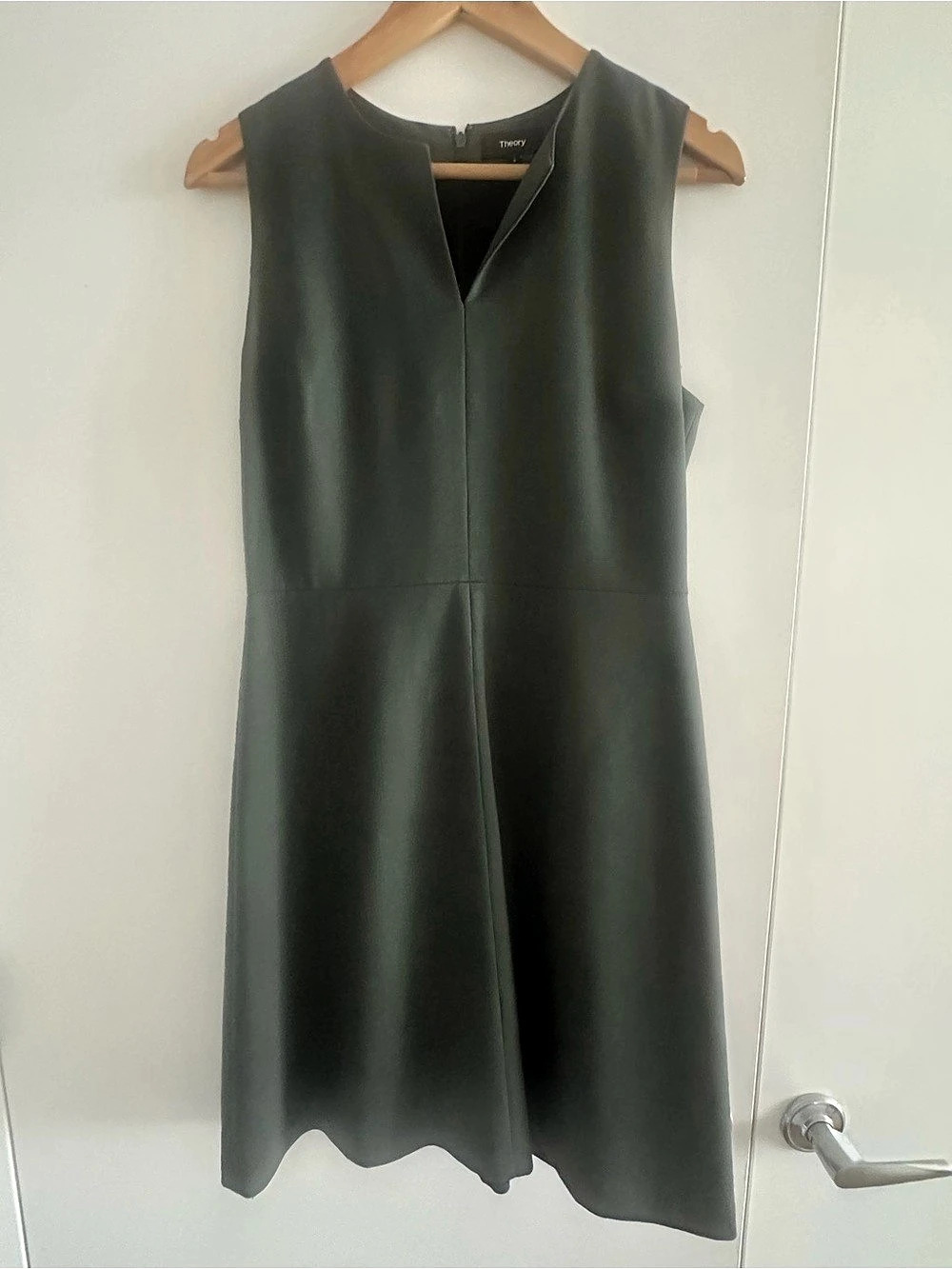 Theory Miyani Contour 100% Virgin Wool Split-Neck Dress Forest Green Size 4